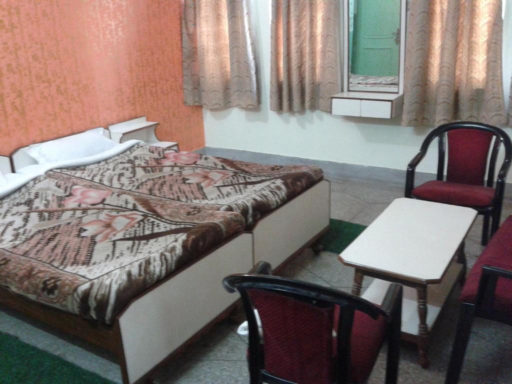فاراناسي Radiant Ymca Tourist Hostel الغرفة الصورة